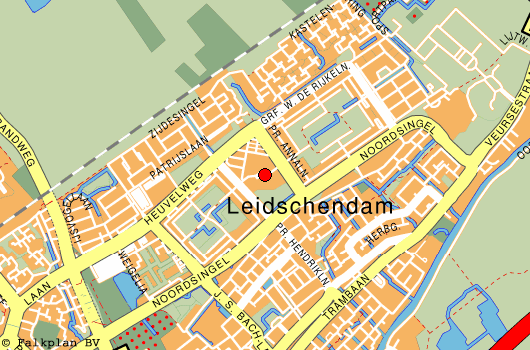 Midden in Leidschendam ligt een heeeele grote rode bal