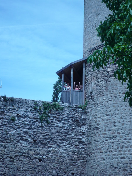 Marion, Eline en Mariëtte halverwege de toren